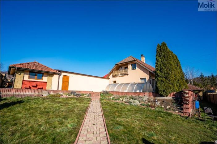 Prodej rodinného domu, Lužice, 200 m2