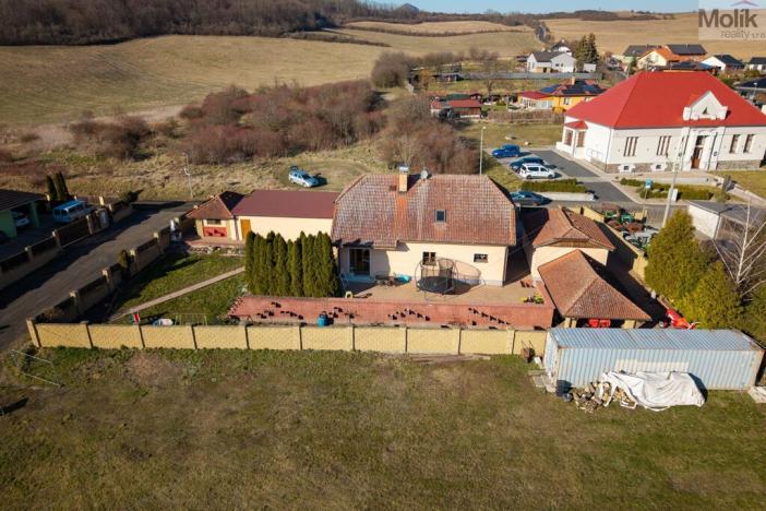 Prodej rodinného domu, Lužice, 200 m2