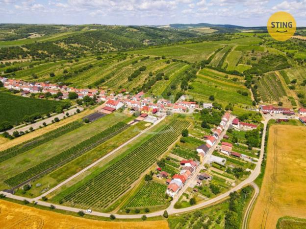 Prodej komerčního pozemku, Bořetice, 2210 m2