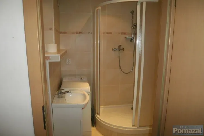 Pronájem bytu 1+kk, Praha - Modřany, Platónova, 32 m2