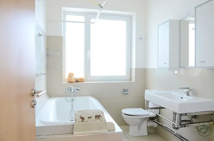 Pronájem rodinného domu, Chýně, Střední, 131 m2