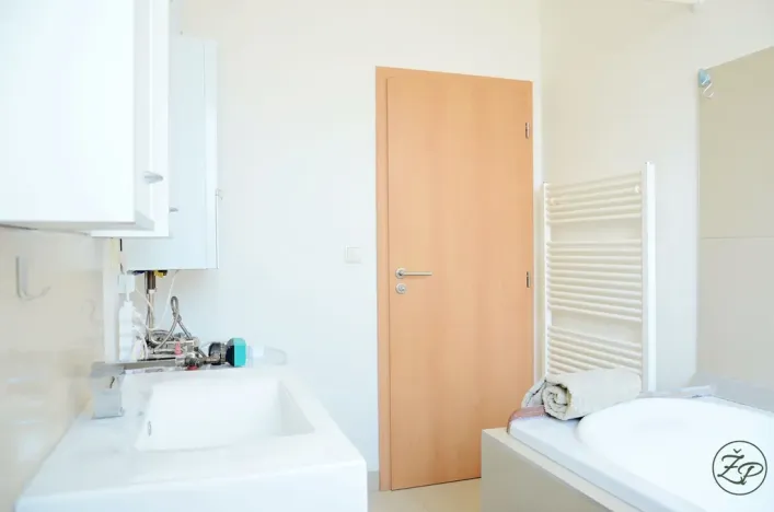 Pronájem rodinného domu, Chýně, Střední, 131 m2