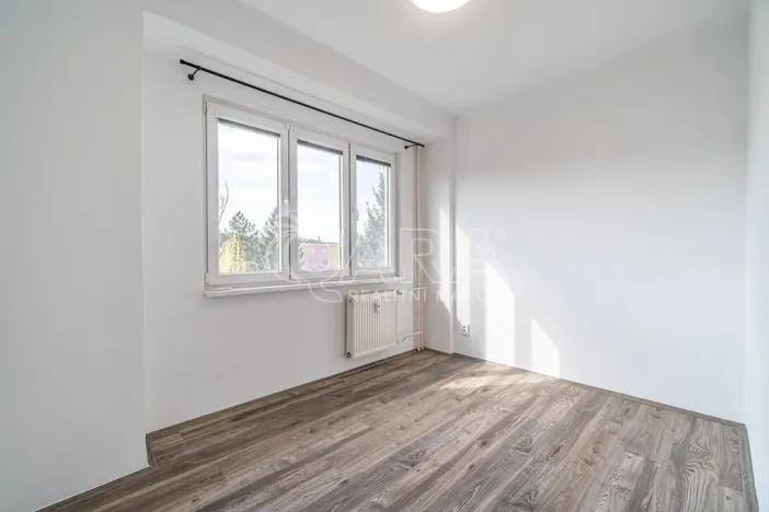 Pronájem bytu 2+kk, Kralupy nad Vltavou - Lobeček, nám. Mládežníků, 38 m2
