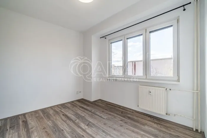 Pronájem bytu 2+kk, Kralupy nad Vltavou - Lobeček, nám. Mládežníků, 38 m2
