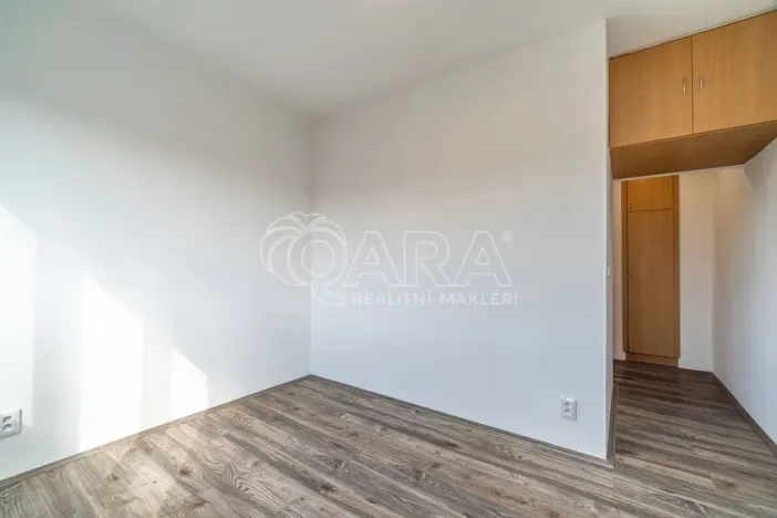 Pronájem bytu 2+kk, Kralupy nad Vltavou - Lobeček, nám. Mládežníků, 38 m2