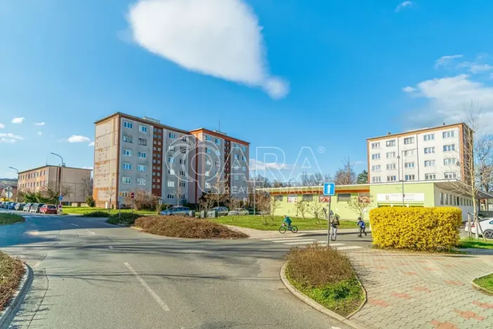 Pronájem bytu 2+kk, Kralupy nad Vltavou - Lobeček, nám. Mládežníků, 38 m2