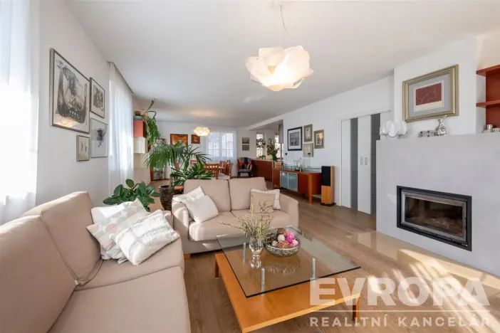 Prodej rodinného domu, Psáry - Dolní Jirčany, Pod Skalkou, 363 m2