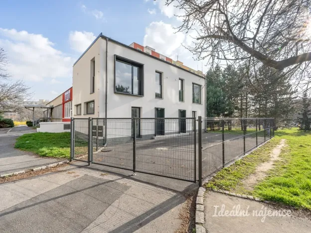 Pronájem bytu 3+kk, Praha - Kamýk, Zárubova, 68 m2