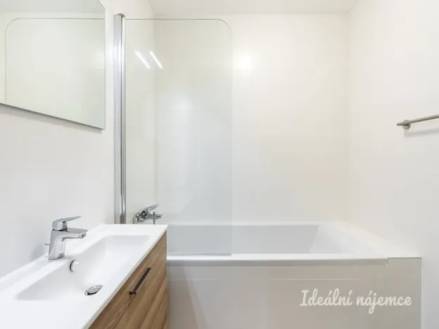 Pronájem bytu 3+kk, Praha - Kamýk, Zárubova, 68 m2