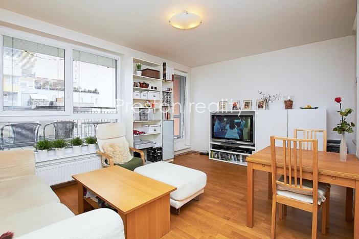Pronájem bytu 2+kk, Praha - Vysočany, Pod Harfou, 45 m2