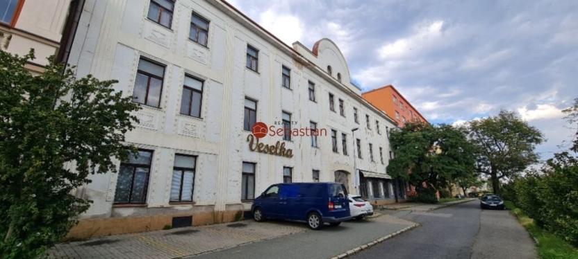 Pronájem kanceláře, Pardubice - Zelené Předměstí, Hlaváčova, 50 m2