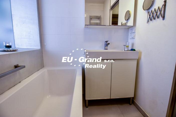 Prodej atypického bytu, Praha - Staré Město, Karoliny Světlé, 143 m2