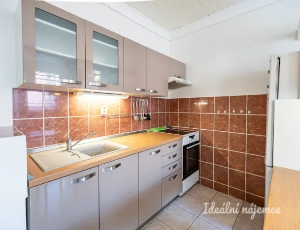 Pronájem bytu 2+kk, Praha - Troja, Hnězdenská, 42 m2