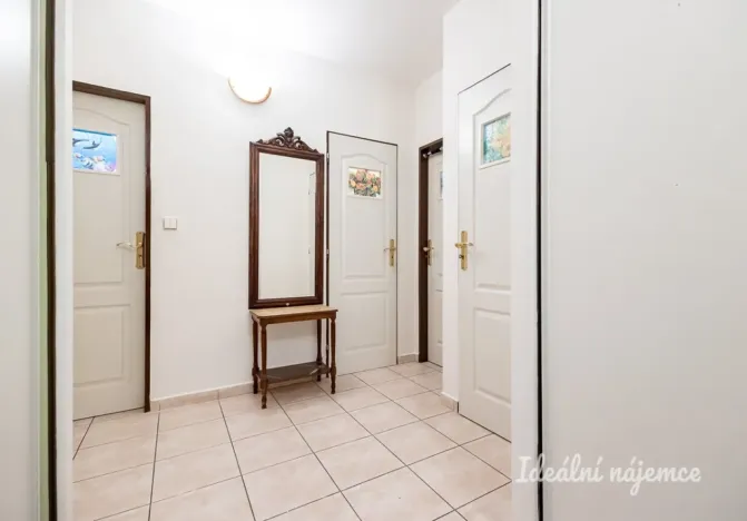 Pronájem bytu 2+kk, Praha - Troja, Hnězdenská, 42 m2