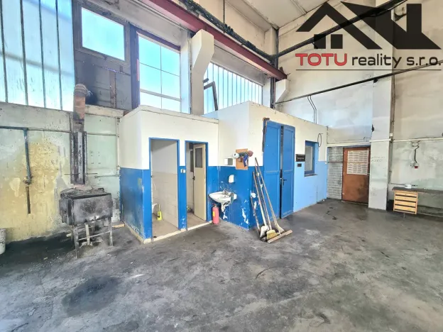 Pronájem výrobních prostor, Černožice, K čáslavkám, 3000 m2