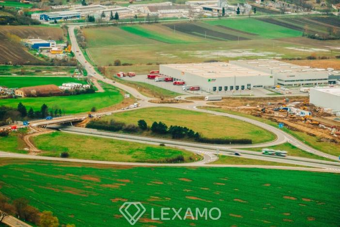 Prodej komerčního pozemku, Měnín, 2222 m2