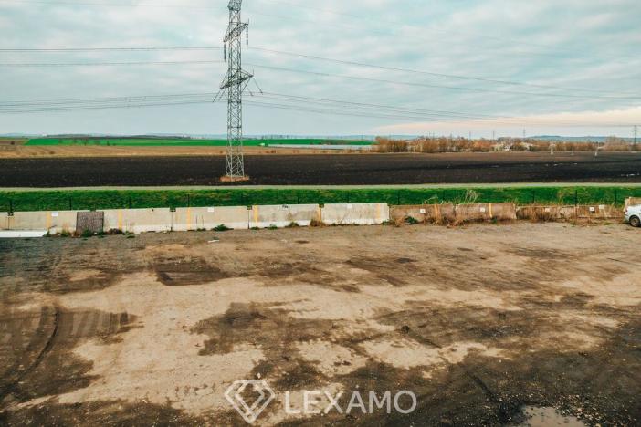 Prodej komerčního pozemku, Měnín, 5400 m2