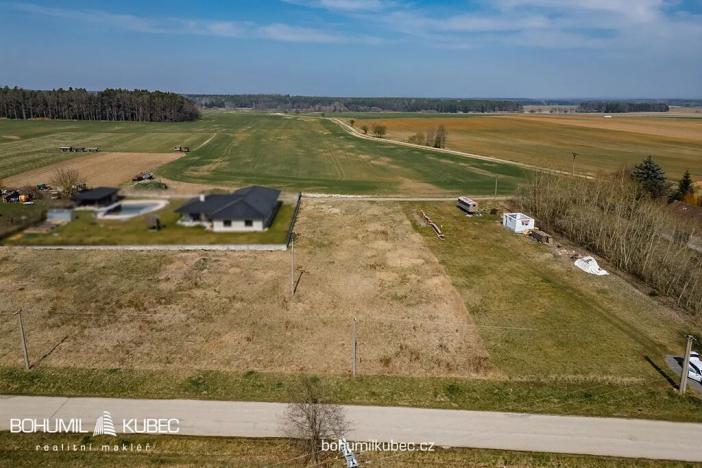 Prodej pozemku pro bydlení, Lišov, 1183 m2