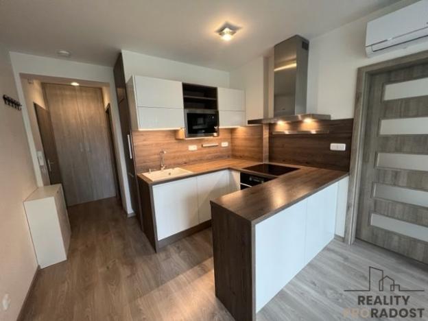Pronájem bytu 2+kk, Hodonín, Očovská, 37 m2