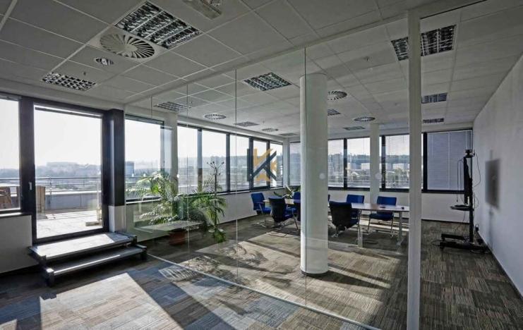 Pronájem kanceláře, Praha - Libeň, Českomoravská, 1642 m2