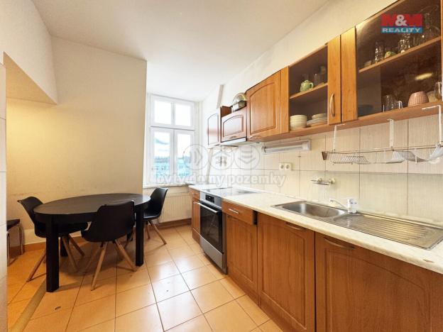 Prodej bytu 4+1, Karlovy Vary, Varšavská, 104 m2