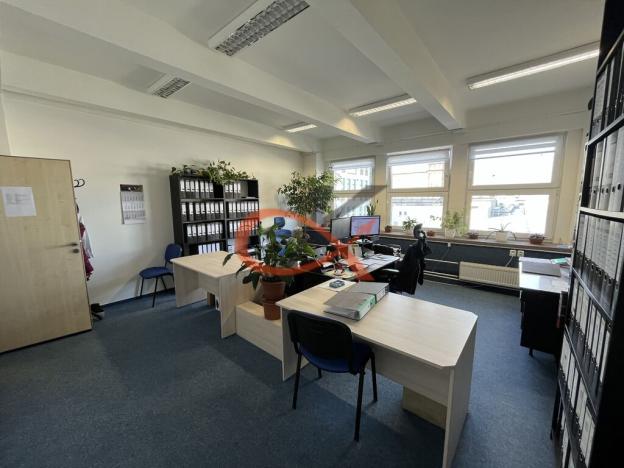 Pronájem kanceláře, Rožnov pod Radhoštěm, 1. máje, 124 m2