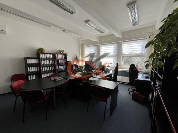 Pronájem kanceláře, Rožnov pod Radhoštěm, 1. máje, 124 m2