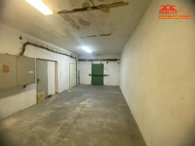 Prodej obchodního prostoru, Jaroměř - Jezbiny, Hradecká, 424 m2