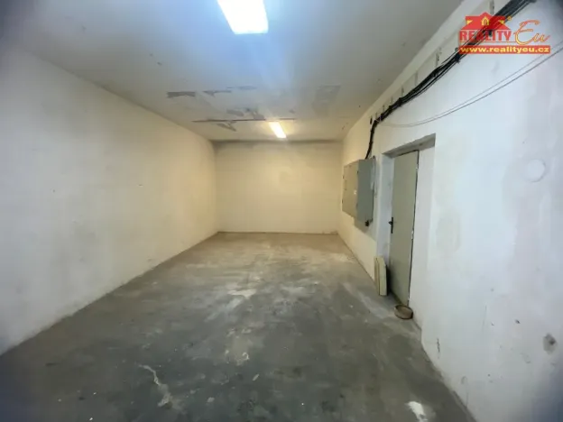 Prodej obchodního prostoru, Jaroměř - Jezbiny, Hradecká, 424 m2