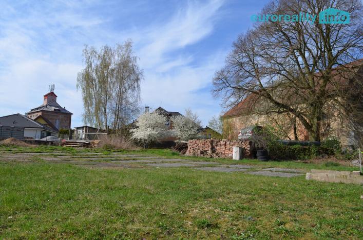 Prodej zemědělské usedlosti, Katusice, nám. Budovatelů, 196 m2