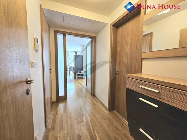 Prodej bytu 1+kk, Praha - Žižkov, Ke kapslovně, 64 m2