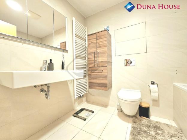 Prodej bytu 1+kk, Praha - Žižkov, Ke kapslovně, 64 m2