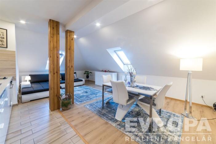 Prodej bytu 2+kk, Slaný, Ouvalova, 60 m2