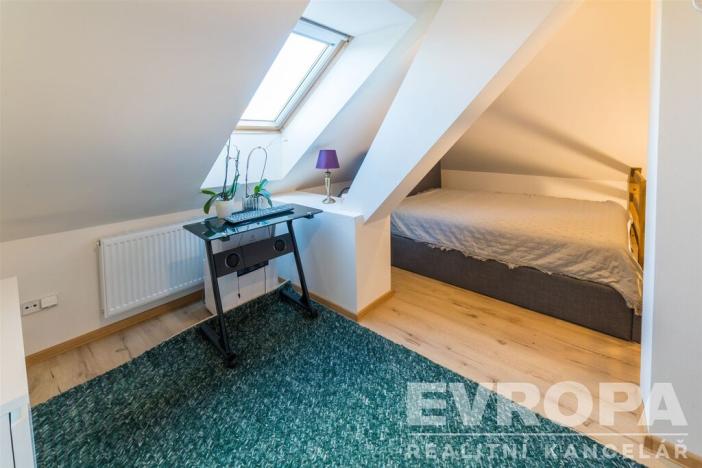 Prodej bytu 2+kk, Slaný, Ouvalova, 60 m2