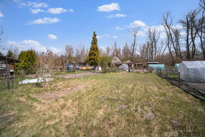 Prodej zahrady, Rybitví, 203 m2