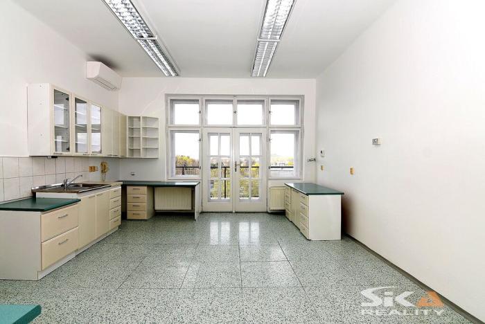Pronájem komerční nemovitosti, Louny, Sladovnická, 98 m2