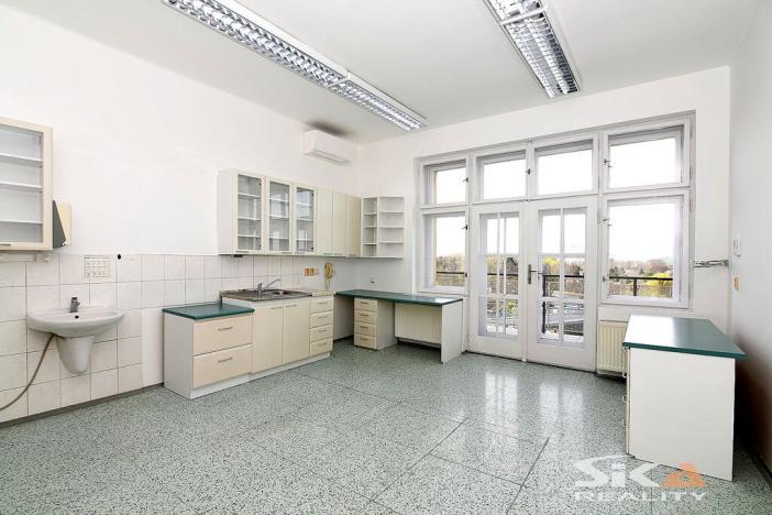 Pronájem komerční nemovitosti, Louny, Sladovnická, 98 m2