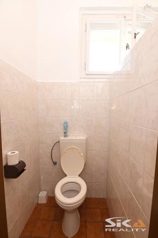 Pronájem komerční nemovitosti, Louny, Sladovnická, 98 m2