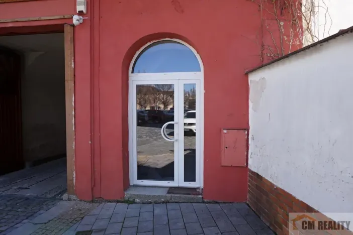 Pronájem obchodního prostoru, Prostějov, nám. Edmunda Husserla, 56 m2