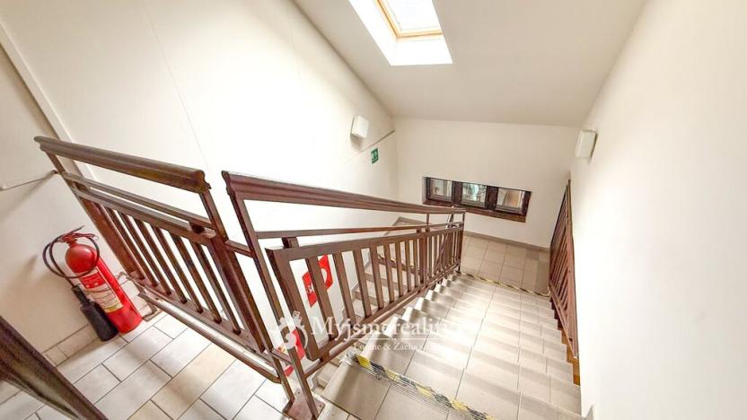 Prodej obchodního prostoru, Jihlava - Hruškové Dvory, 796 m2