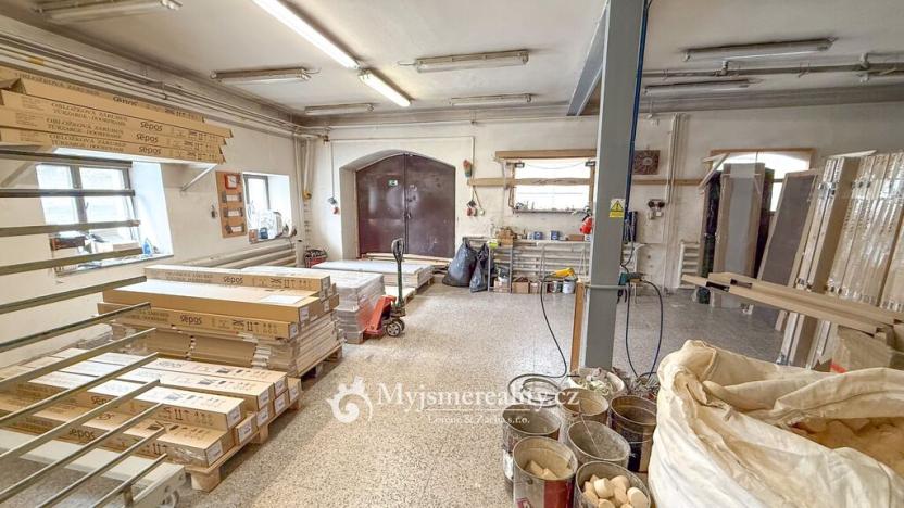 Prodej obchodního prostoru, Jihlava - Hruškové Dvory, 796 m2