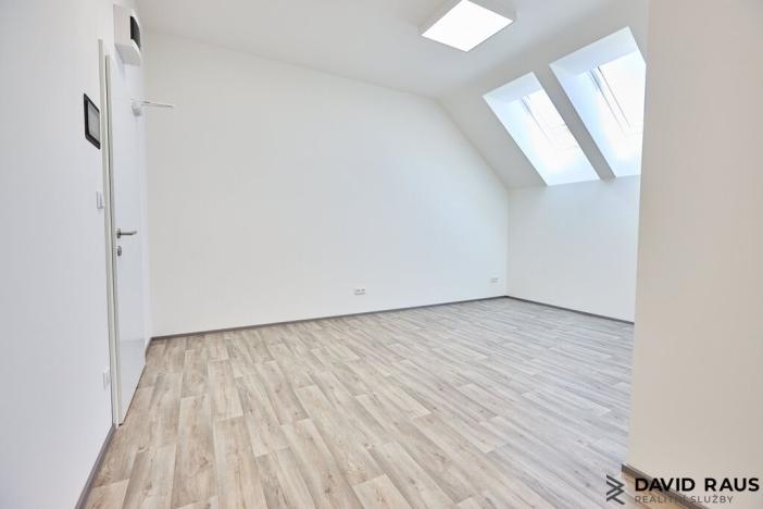 Pronájem kanceláře, Rajhrad, Stará pošta, 33 m2