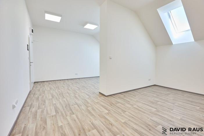 Pronájem kanceláře, Rajhrad, Stará pošta, 33 m2