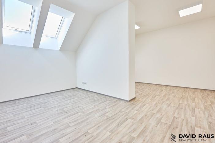 Pronájem kanceláře, Rajhrad, Stará pošta, 33 m2