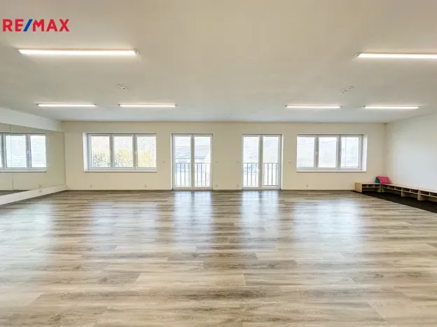 Prodej kanceláře, Štěchovice, Krátká, 300 m2