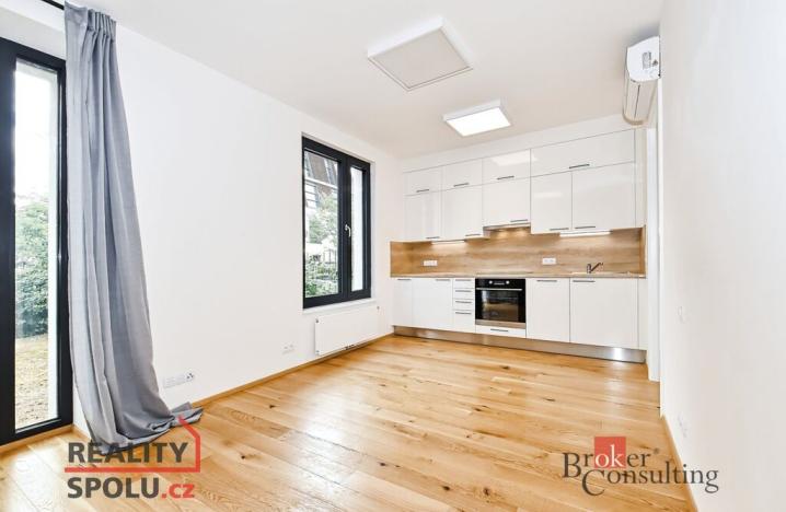 Pronájem bytu 1+kk, Praha - Troja, Pod Havránkou, 35 m2