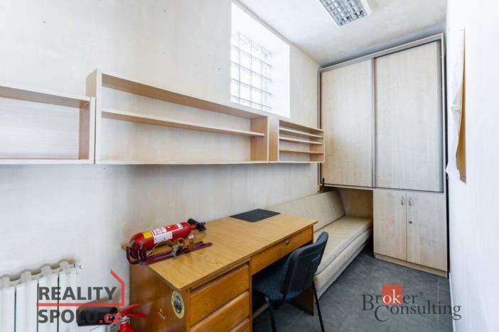 Prodej obchodního prostoru, Pardubice - Zelené Předměstí, Jilemnického, 780 m2