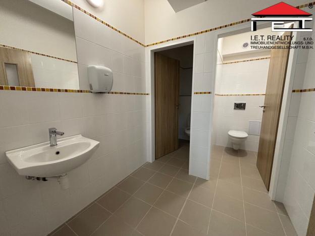 Pronájem kanceláře, Sedliště, 402 m2