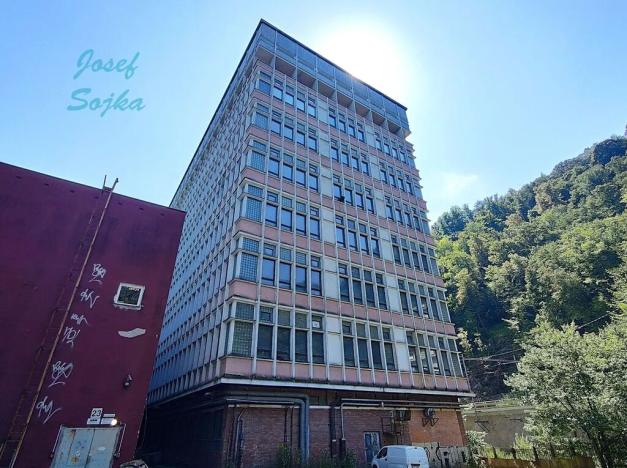 Pronájem skladu, Adamov, 4500 m2