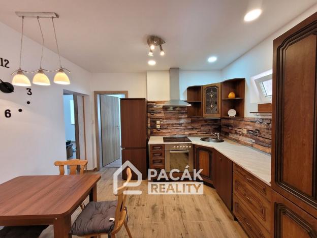 Pronájem bytu 3+kk, Velký Újezd, Náměstí, 60 m2
